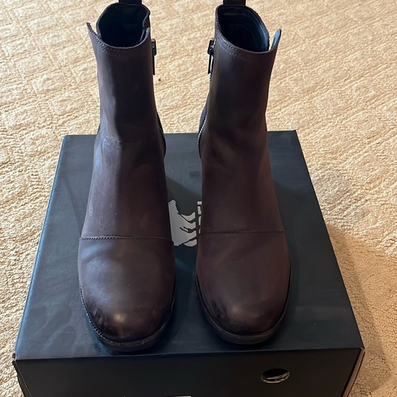 Sorel Cate Side zip bootie size 8 - Picture 2 of 6